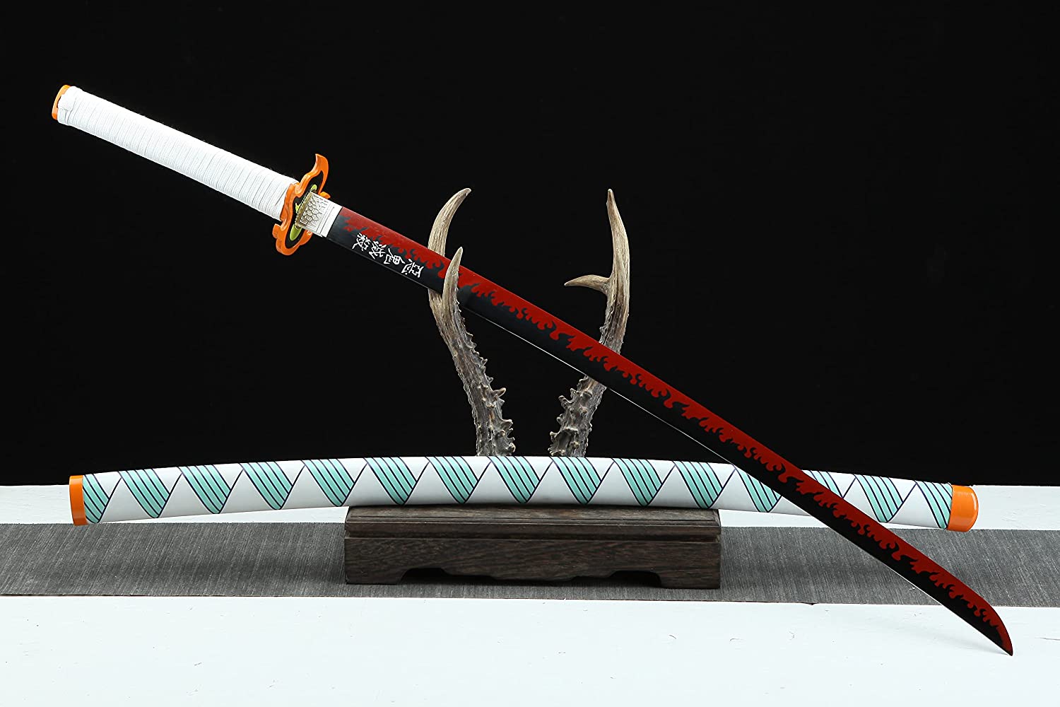 Handmade Demon Slayer Sword Rengoku Tanjirou Real Metal Full Tang Cosplay Replica